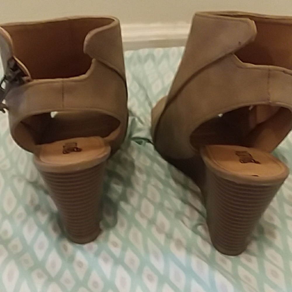 Wedges - Picture 3 of 4